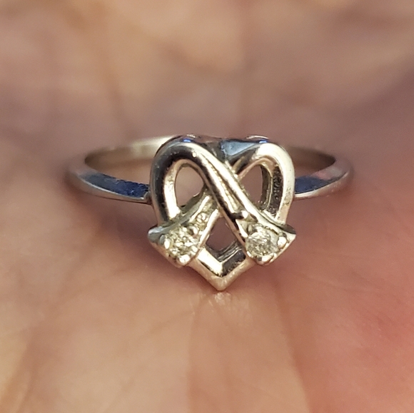 10k wg diamond heart ring - Picture 1 of 7